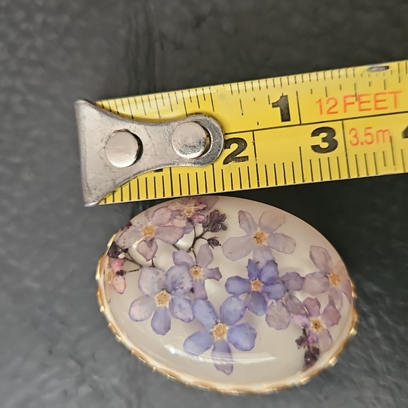 Vintage Embedded FlowersJewelry Set with Purple and Gold Accents Earing & brooch - Picture 7 of 9